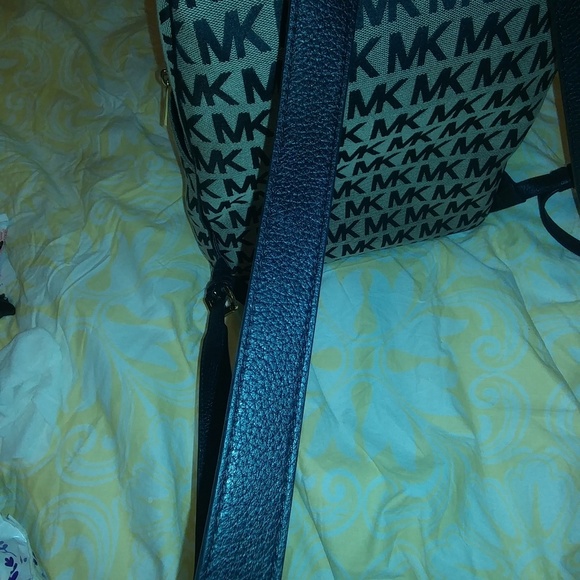 Michael Kors BackPack - Picture 4 of 8